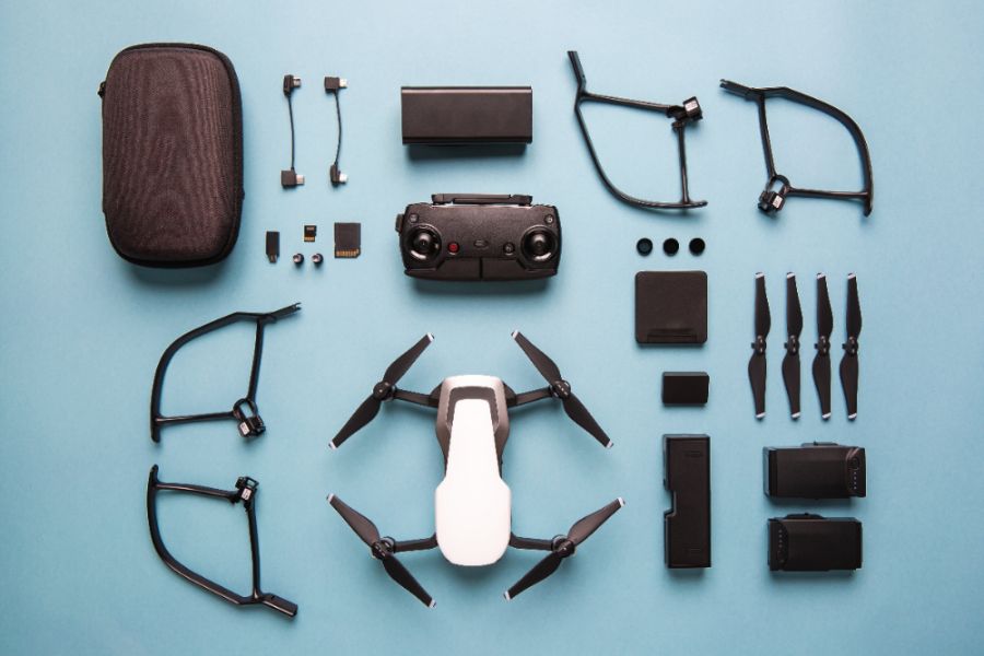 drone-knoll-flatlay_Blue-back-round-banner-picture